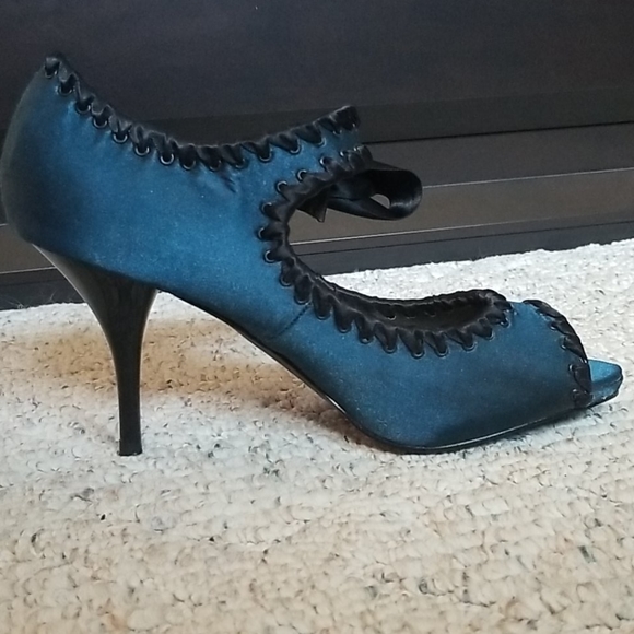Never before worn Vianni heels - Picture 6 of 7